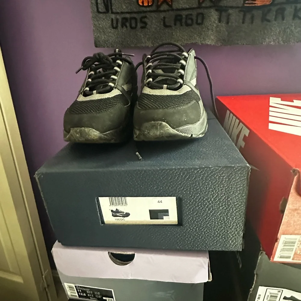 Nike Men's Black and Gray Sneakers - Picture 9 of 9
